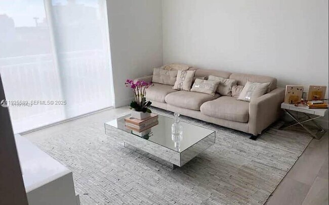 Building Photo - 50 Menores Ave