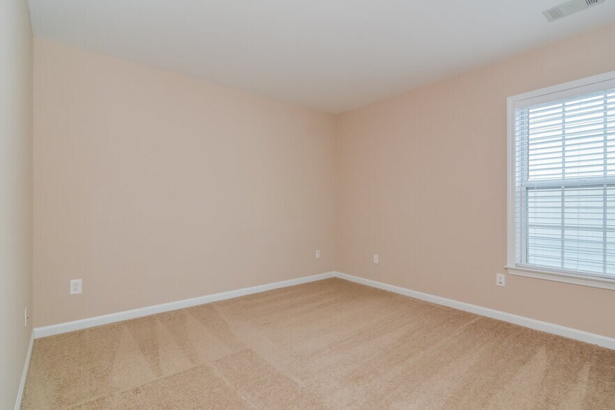 Building Photo - 6300 Whirlaway Dr