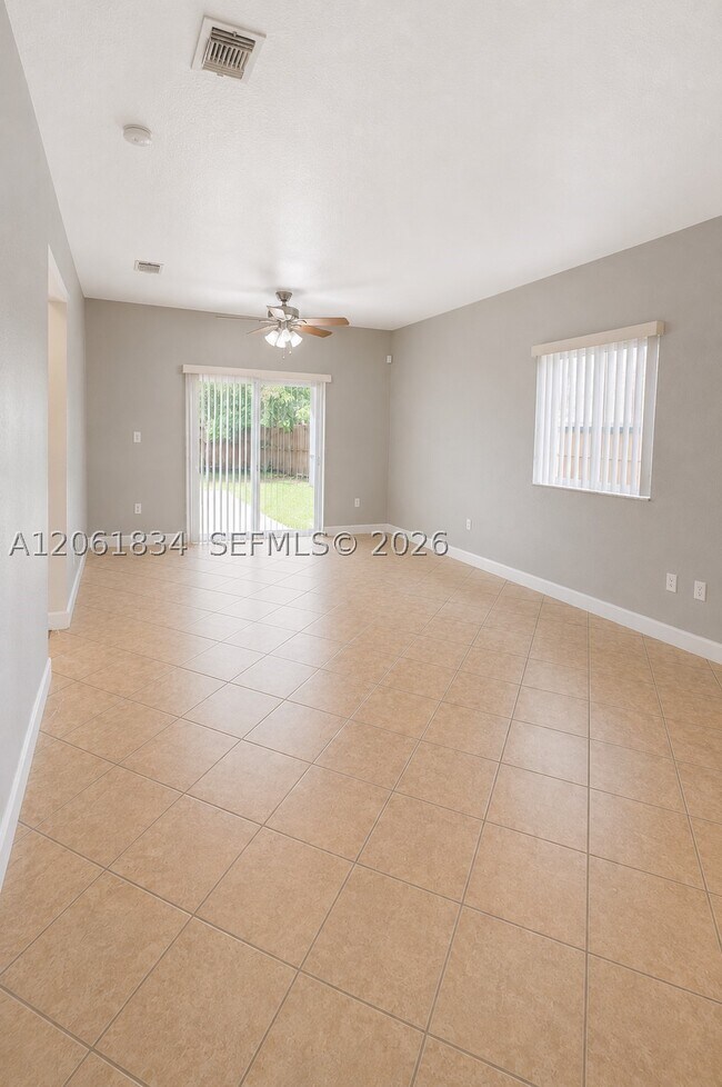 Building Photo - 2603 NE 41st Cir