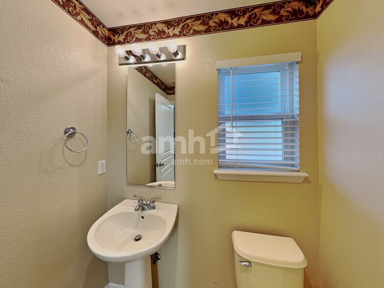 Building Photo - 18763 E 51st Ave