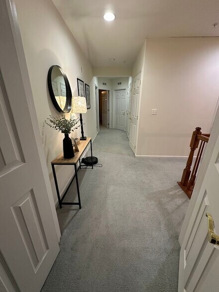 Upper level hallway - 4612 Battenburg Ln