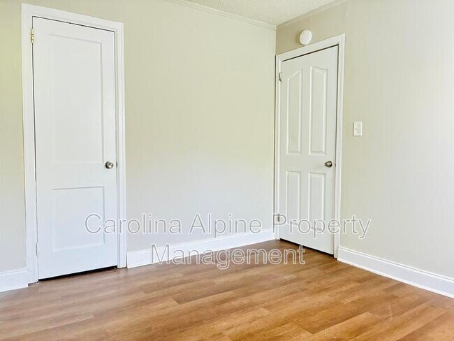 Building Photo - 2341 Arden St