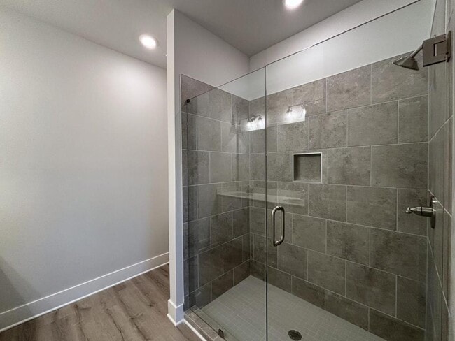 Building Photo - 36 Village Ct