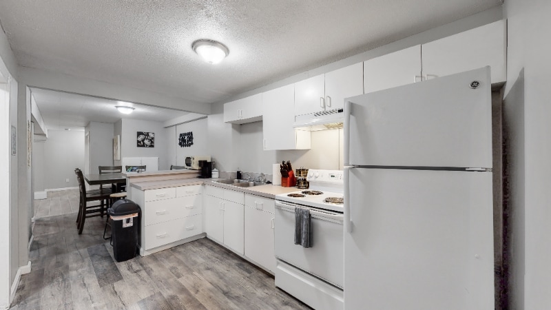 Building Photo - 15045 E Louisiana Dr