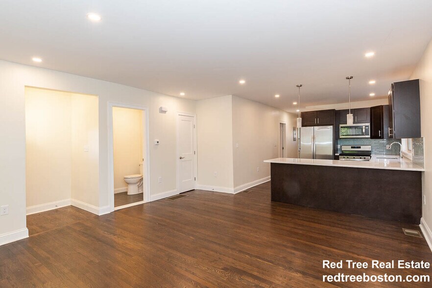 Building Photo - 28 Albion St