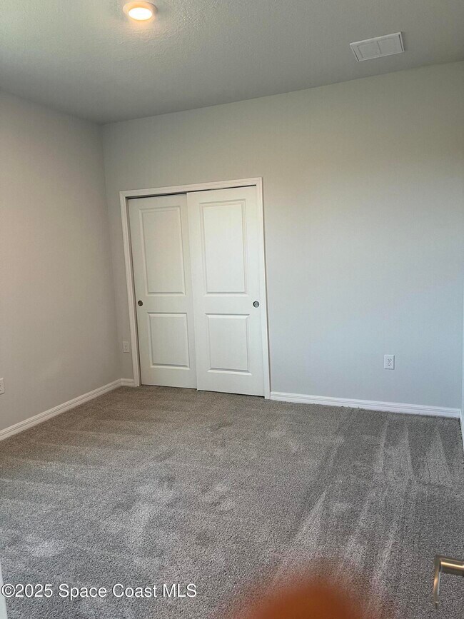 Building Photo - 542 Lambright St SW