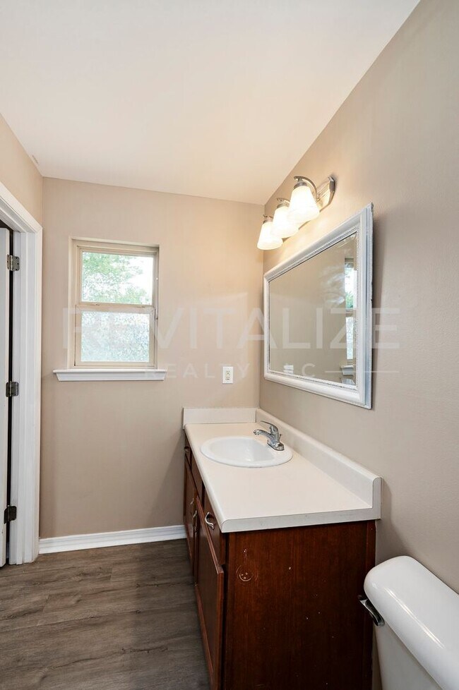 Building Photo - 1549 Majesty Loop