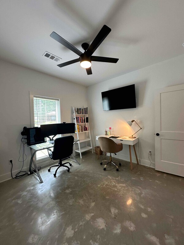Building Photo - 119 Gumwood Dr