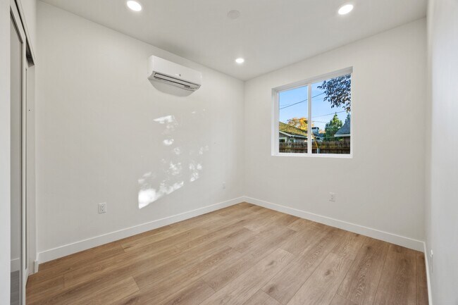 Building Photo - 5008 P St