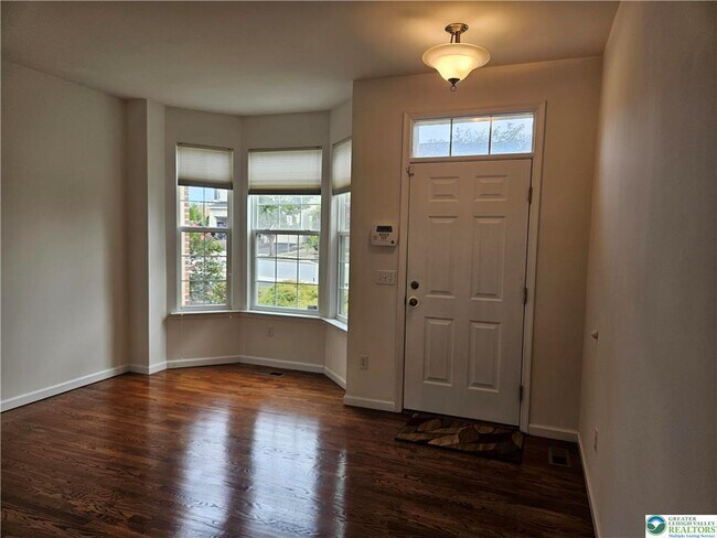 Building Photo - 311 Blue Sage Dr