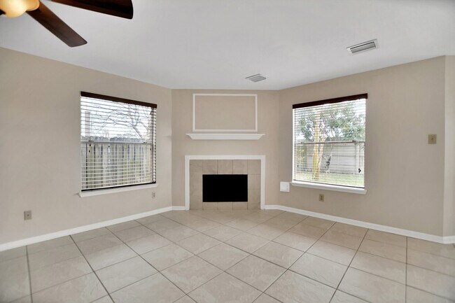Building Photo - 2939 Sailors Moon Dr