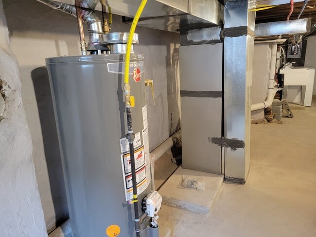 Building Photo - 1514 S 27th St