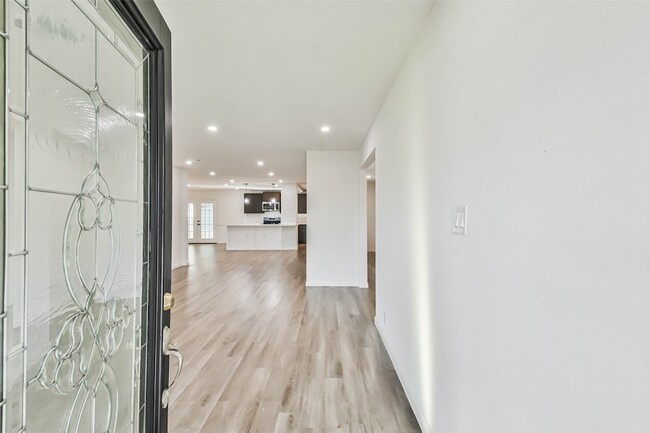 Building Photo - 6315 Overdale St