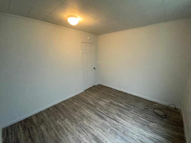 Building Photo - 56 Bismark St