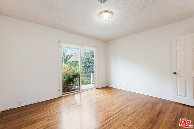 Building Photo - 459 S Bundy Dr