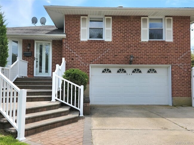 Building Photo - 244 Martin Dr