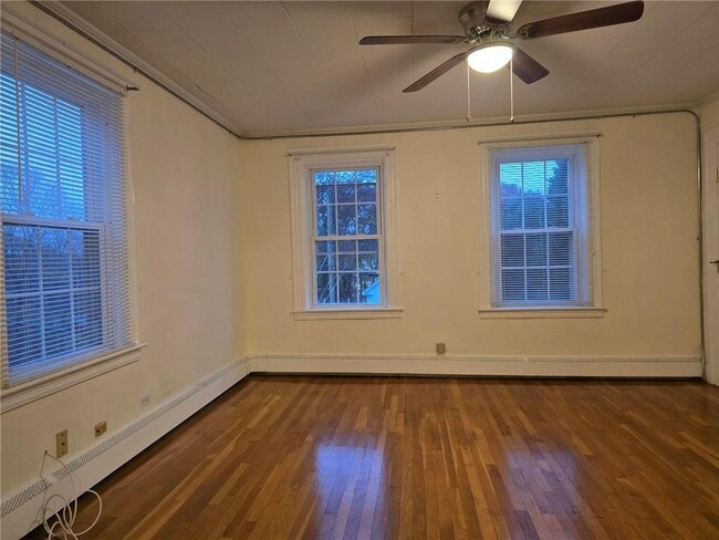 Building Photo - 186 Beach St