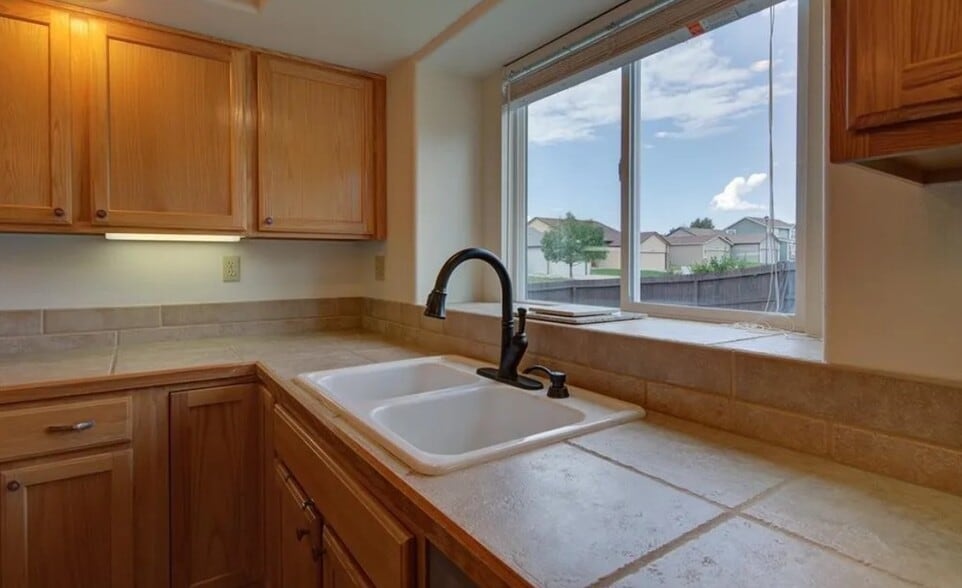 Building Photo - 6151 Oakwood Blvd