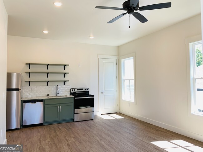 Building Photo - 1304 Brownwood Ave