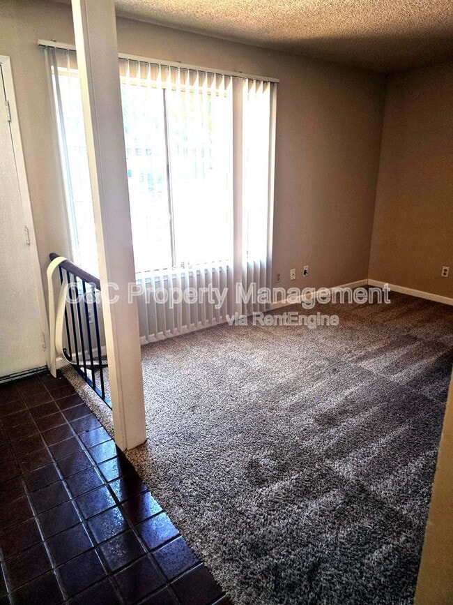 Building Photo - 3625 Larchmont Square Ln