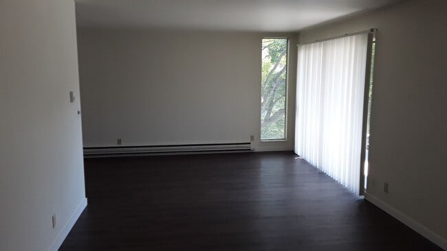Interior Photo - Admiral