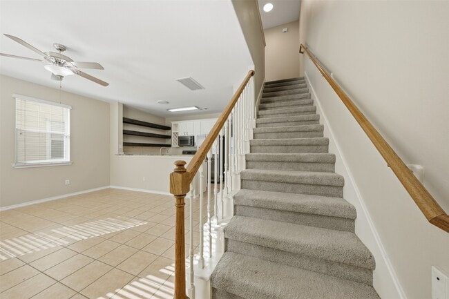 Building Photo - 1929 Kemah Village Dr