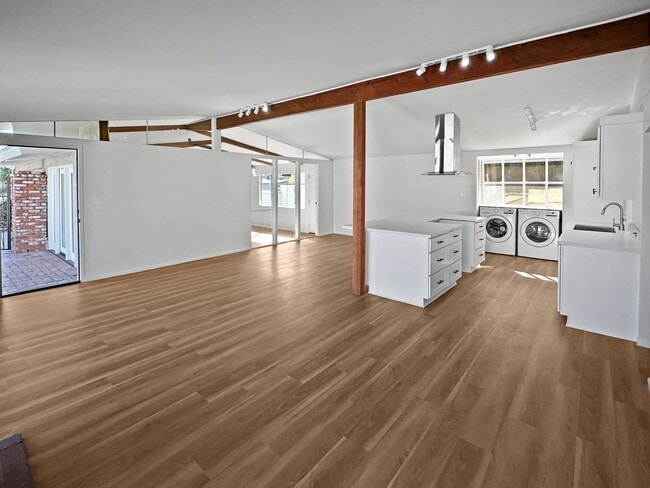 Building Photo - 1115 N Brand Blvd