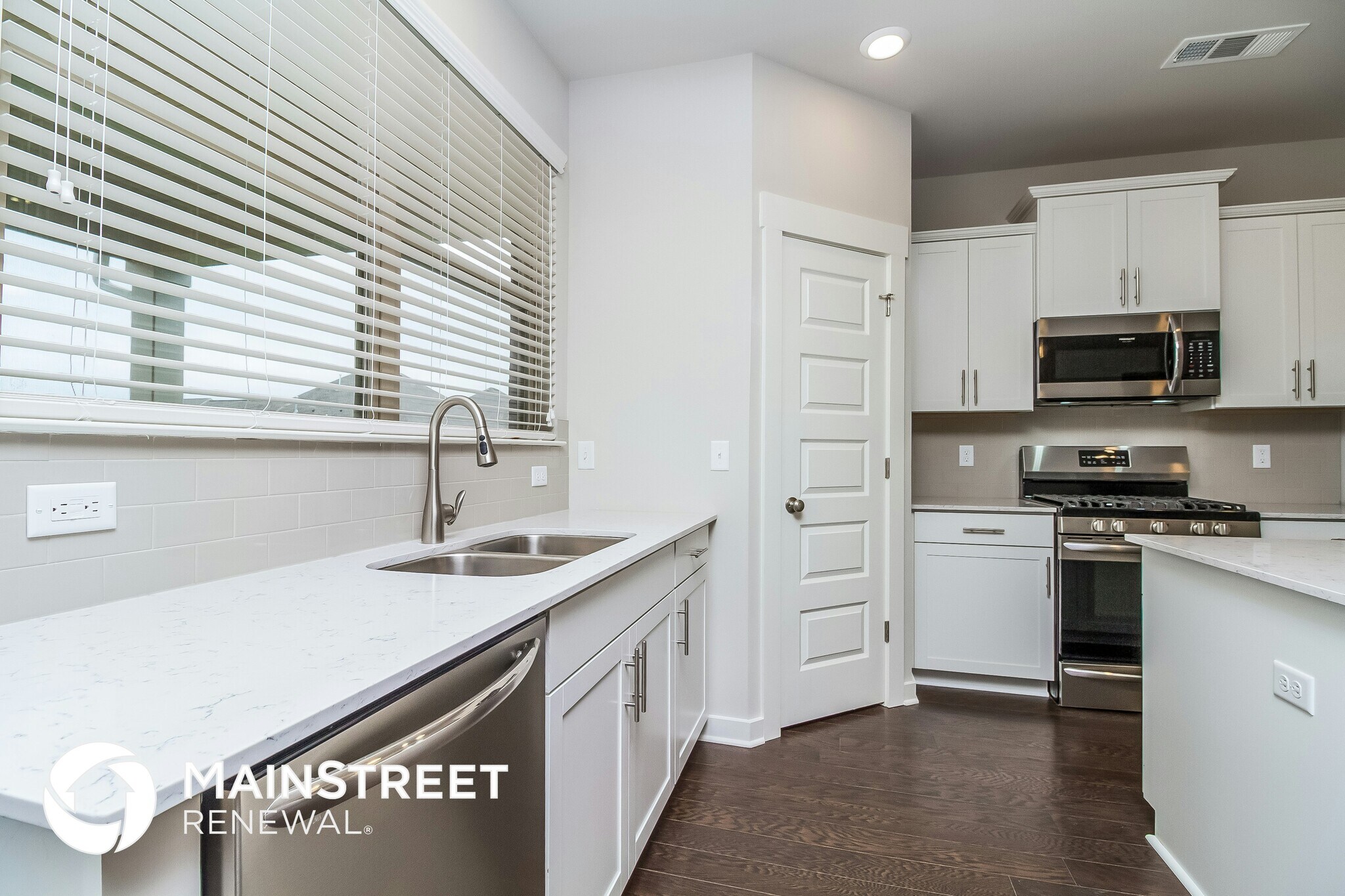 Building Photo - 853 Sapphire Dr