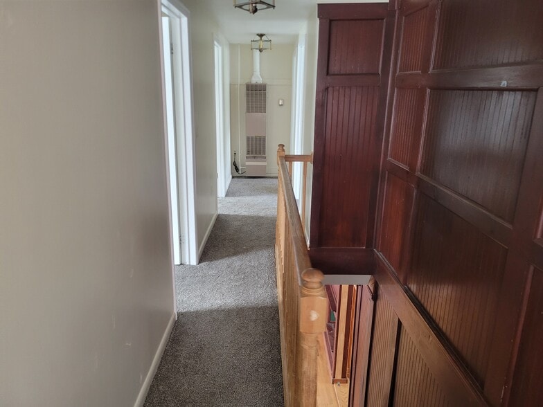 Building Photo - 18 Elm St