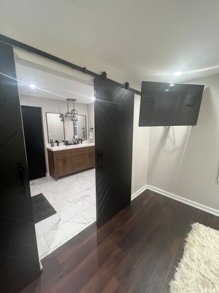 Master bathroom - 12060 Mac Dr NE