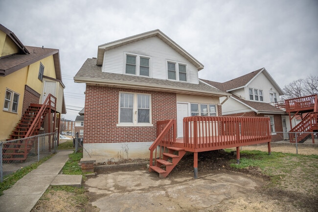 Building Photo - 927 E Dunklin St