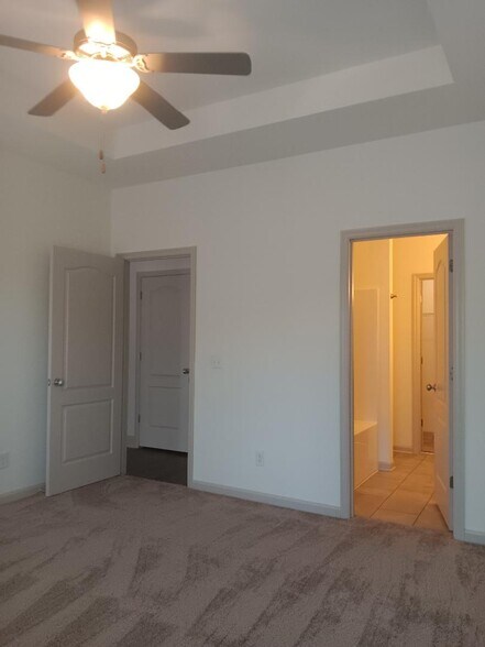 Building Photo - 724 Buddy Ct