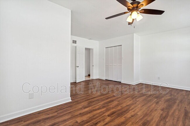 Building Photo - 4636 Fairfield Ave S