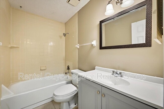 Building Photo - 803 Kettering Way