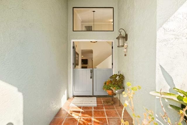 Building Photo - 381 Via Almansa