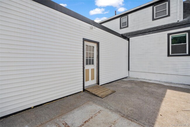 Building Photo - 1 Center Ct