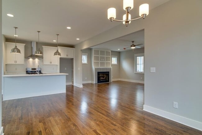 Building Photo - 942 Strouse Ave