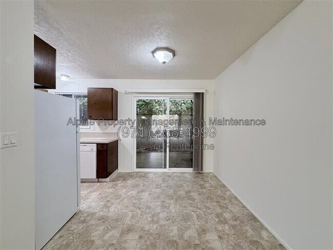Building Photo - 925 NW Joy Ave