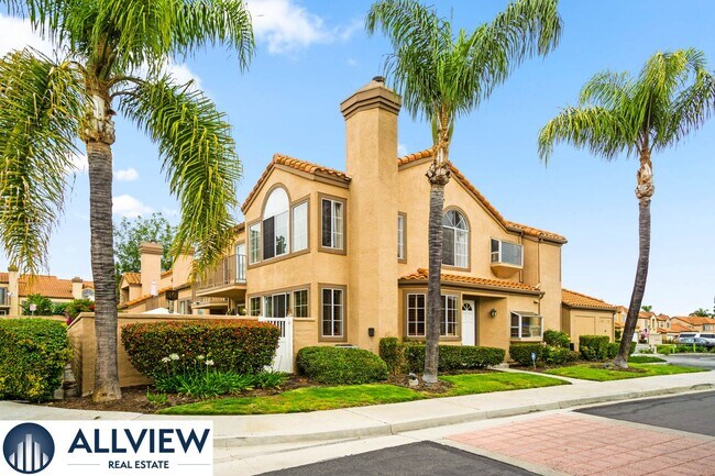 Building Photo - Fully Furnished Townhome with Attached Garage in Aliso Viejo!