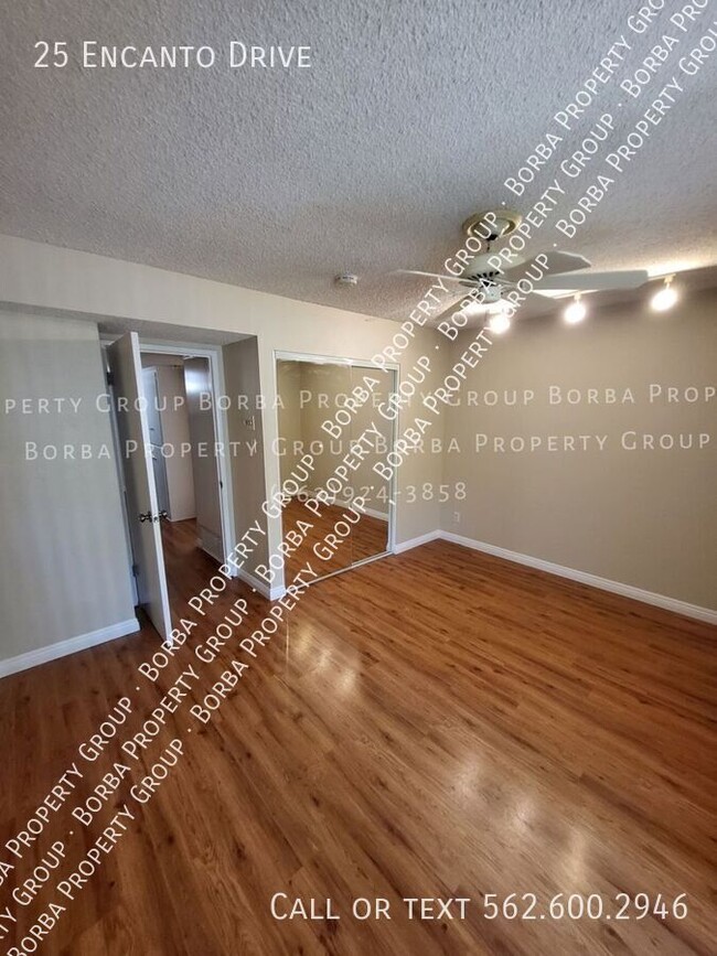 Building Photo - 25 Encanto Dr