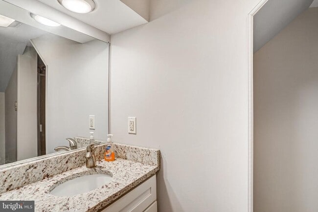 Building Photo - 5472 Truxion Ct