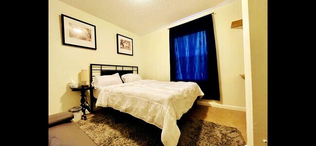 Building Photo - Cozy Smart 3BR 2 Bath House in Sarasota