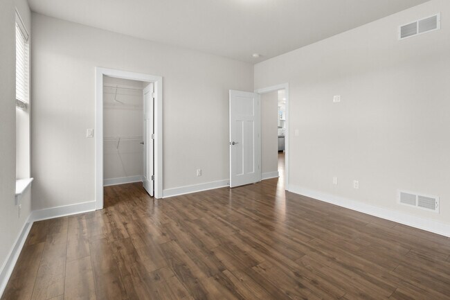 Building Photo - W218N16046 Tiger Lily Dr