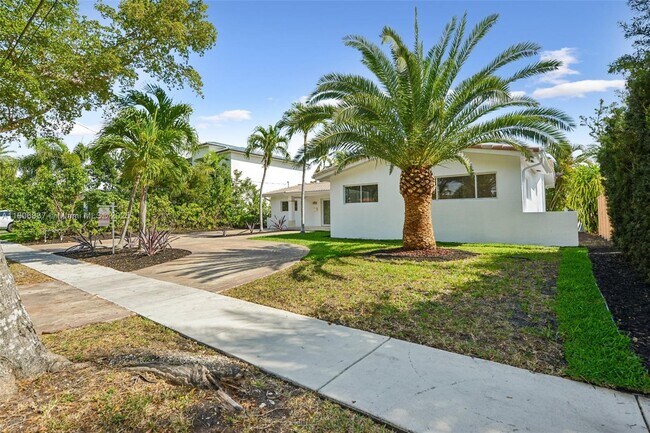 Building Photo - 13145 Coronado Terrace