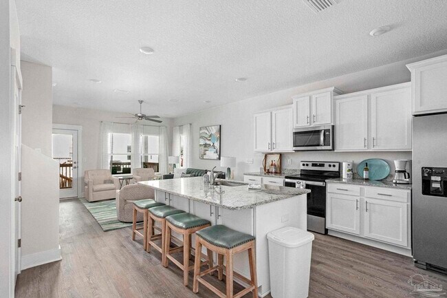 Building Photo - 14342 Gardenglen Dr