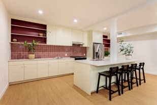 Building Photo - 4541 Melbourne Ave