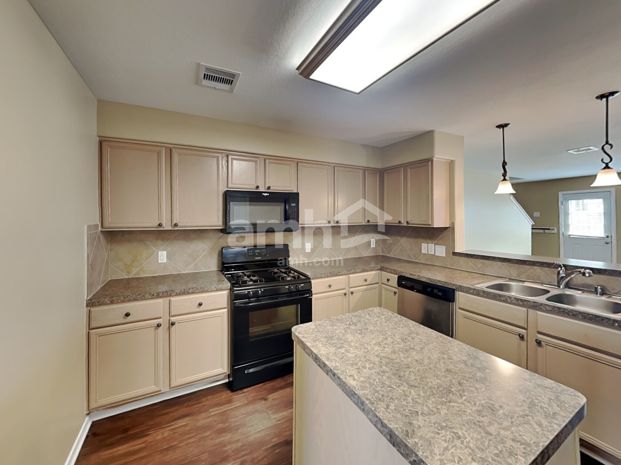 Building Photo - 16727 Foursquare Dr