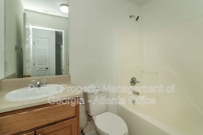 Building Photo - 1702 Stonehaven Cir