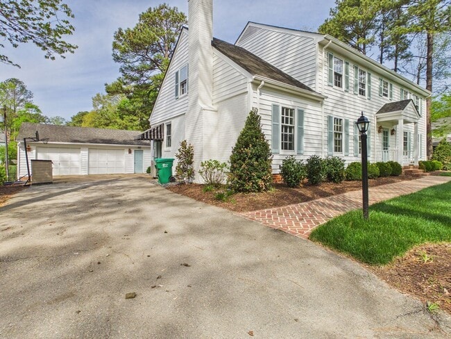 Building Photo - 1602 Harborough Rd