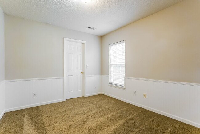 Building Photo - 112 Norrostown Pl